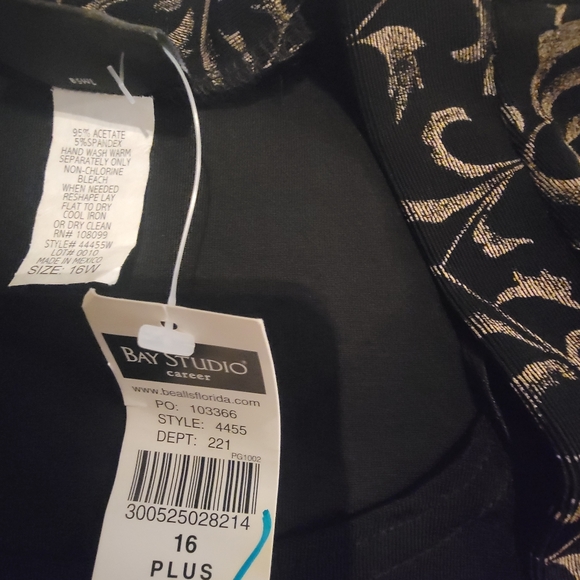 Top - Picture 2 of 2